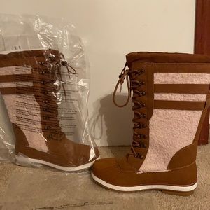 BRAND NEW Esabell Boots!